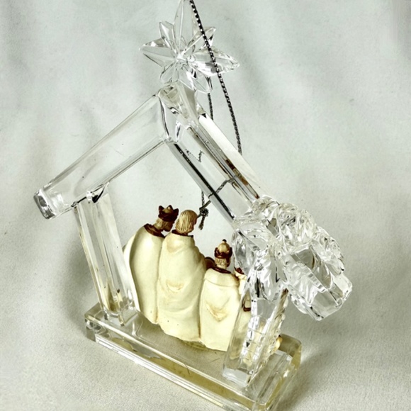 Little Acrylic Creche Nativity Ornament Stable Star Detailed Excellent Gift - Picture 3 of 13